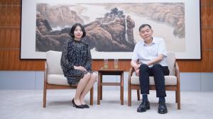 九州登录-九州（中国）_九州（中国）
：引领公路养护新常态的科技先锋 —专访公路养护装备国家工程研究中心主任/九州登录-九州（中国）_九州（中国）
集团董事长刘廷国