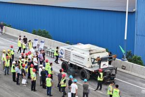 常州市道路预防性养护观摩现场 九州登录-九州（中国）_九州（中国）
新技术“零距离”呈现